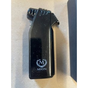 Pibelighter sort m. stopper (Myon)